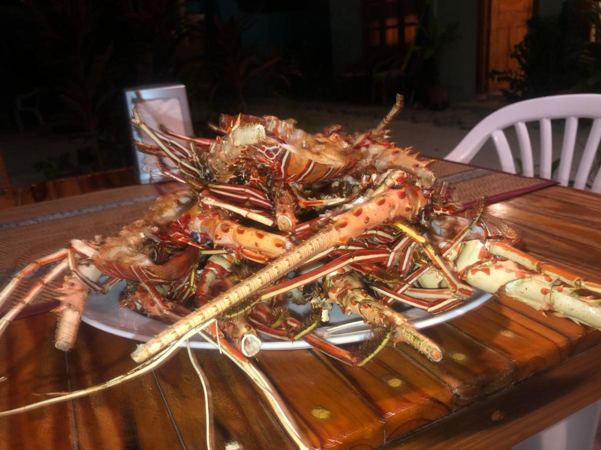 Royal Reef Stay Mathiveri Luaran gambar